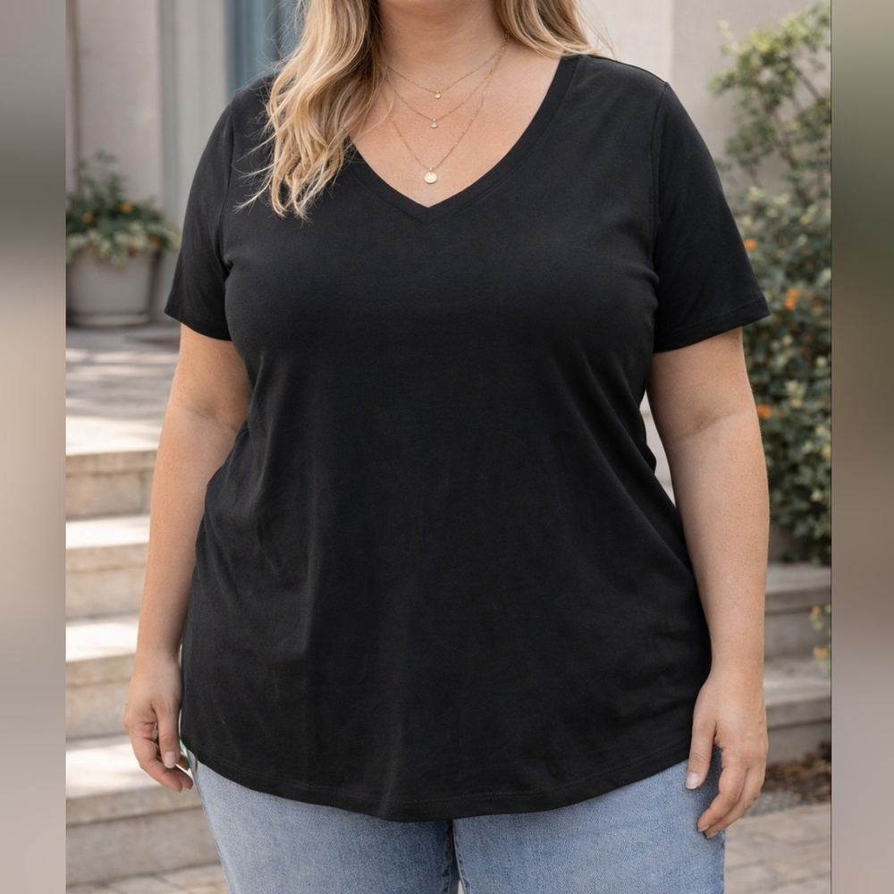 Ava & Viv Black V-Neck T-Shirt 3X • Short Sleeve • Cotton Blend • Casual Fit